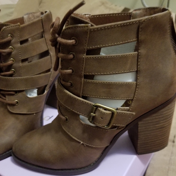 Booties! - Picture 2 of 5